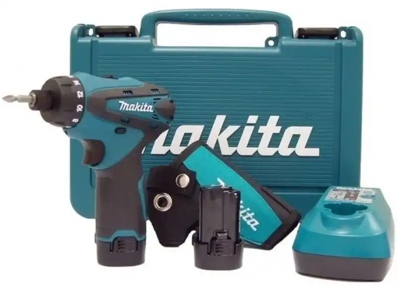 Finale Aktion Makita DF030DWE Akku-Schrauber 10,8 V im Koffer + 2x 1,3 Ah Akku + Ladegerät